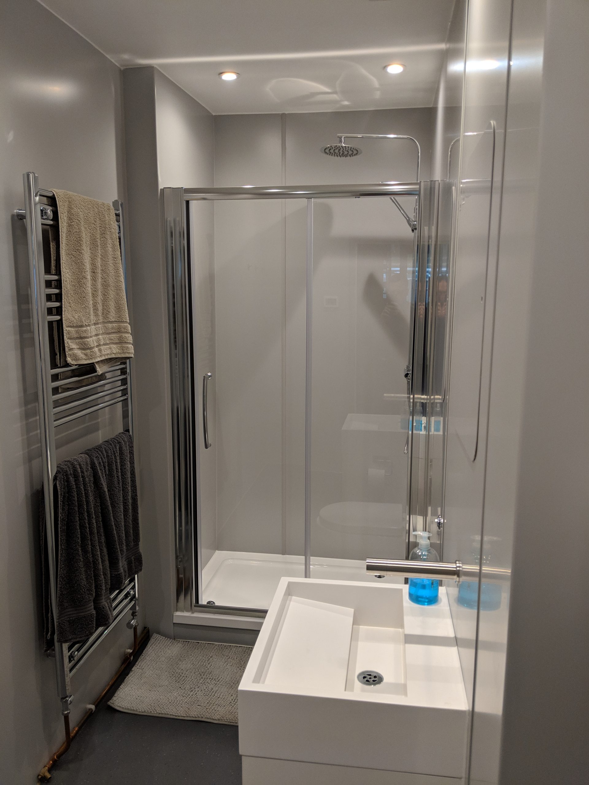 Complete shower rooms can be installed using the grants. These can be private rooms with shower, towel racks and sink and mirror.