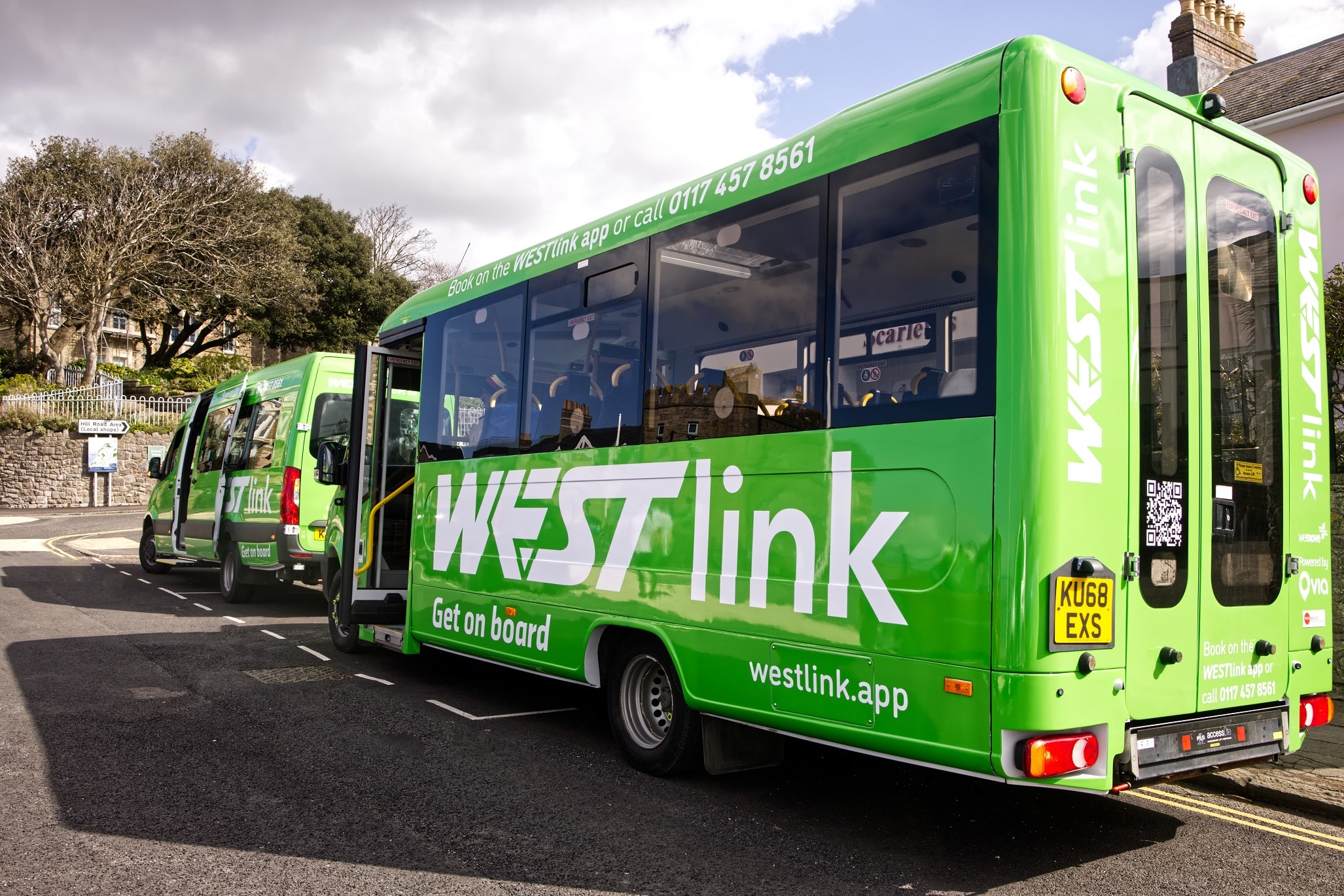 WESTlink minibuses can be recognised by their bright green colour. Credit Nodpics Photography